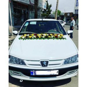 تزیین و گل آرایی ماشین عروس پرشیا با گل های طبیعی 5140